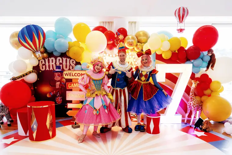 Cirque — rouge, jaune & bleu