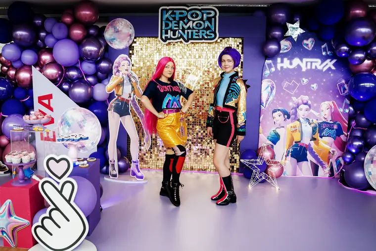 Photobooth pop — scénographie violette