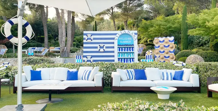 « Welcome Summer » — décor nautique bleu & blanc